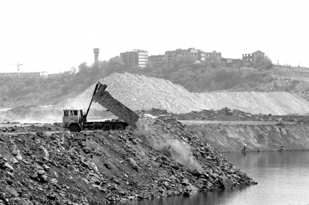 泸州:补偿保护区鱼类资源紧急投放46万尾鱼苗(图1) 泸州:补偿保护区鱼类资源紧急投放46万尾鱼苗(图1)