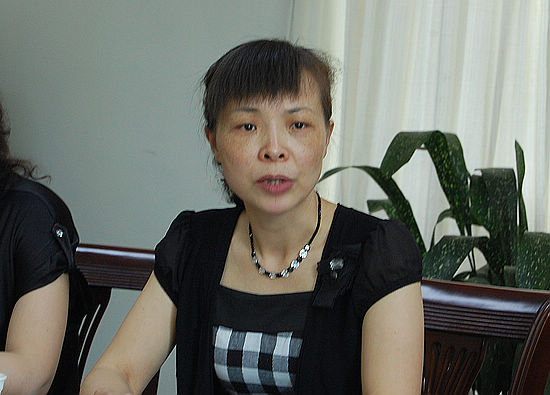 “五四”之夜&nbsp;泸州百子图广场万人唱红歌(图1)