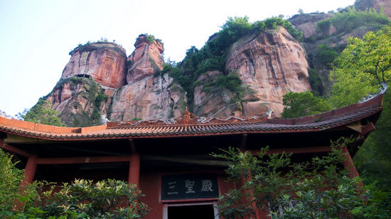 五一长假&nbsp;泸州天仙硐风景区邀您耍翻天(图1)