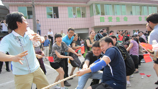 泸州市福利院参加趣味体育运动会获得好成绩(图2)