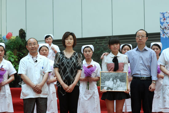 泸医附属中医院护士节活动展天使风采(图17)