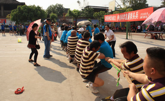 泸州：罗汉镇召开第三届运动会(图6)