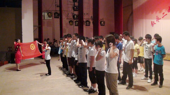 叙永二中弘扬爱国主义精神&nbsp;培养学生的爱国情操(图1)