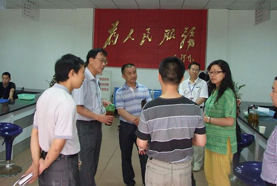 泸州市政府效能办到落卜检查指导工作(图1)