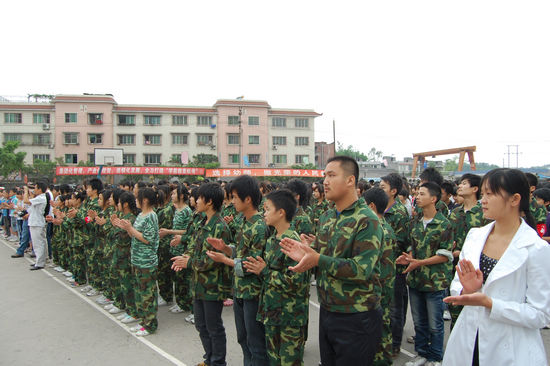 “5.12”三周年纪念日&nbsp;泸州学生体验“地震”(图2)
