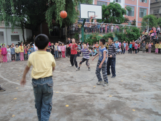白节中心校春季球类运动会开幕(图1)