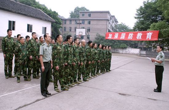 龙马潭区城管系统启动2011年军训计划
