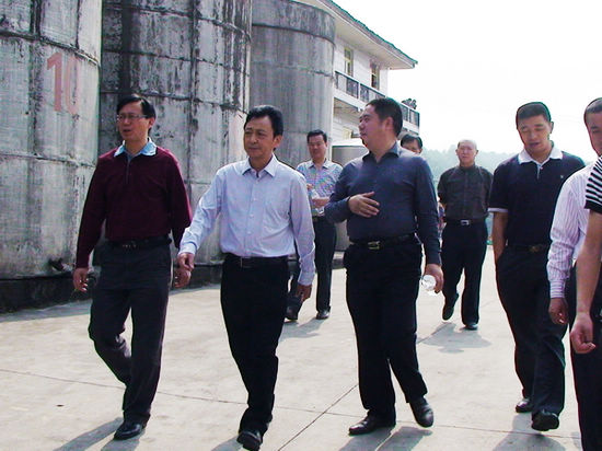 泸州市政协副主席巫俊明调研通滩镇