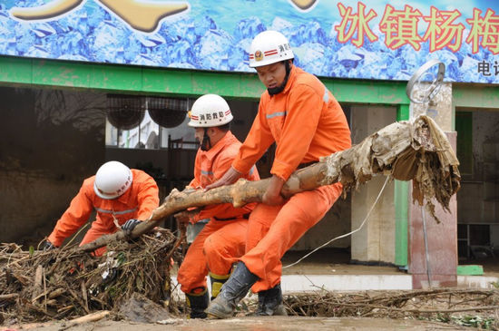 贵州望谟暴雨致县城被淹9人死亡13人失踪(图5)