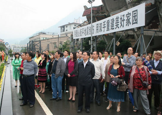 龙马潭区区长王波率队赴地震灾区考察学习(图1)