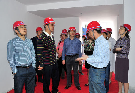 泸医附院保质保量推进内科大楼各项工程建设