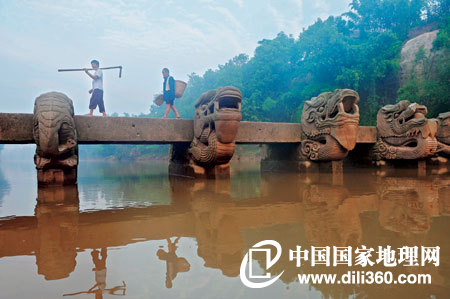 “龙隐”西南，泸县明清龙桥群(图1)