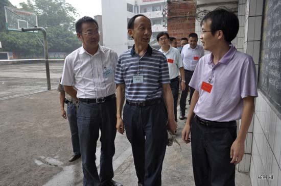 泸州3万学生迎战中考&nbsp;市领导巡视检查(图2)