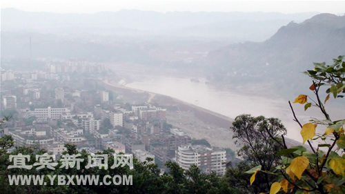 宜宾县城柏溪金沙江防洪堤成形(图1)