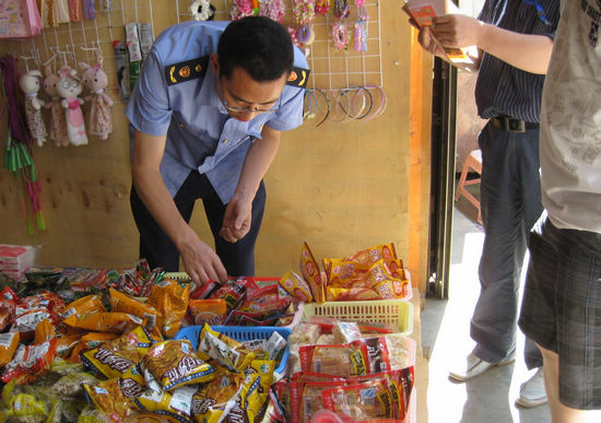 古蔺:严把“三关” 确保食品安全(图1) 古蔺:严把“三关” 确保食品安全(图1)