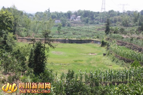 宜宾：长宁县八成水田喊渴4万人饮水困难(图1)