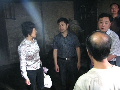 省人大视察水尾镇新农村建设&nbsp;慰问少数民族困难群众(图3)