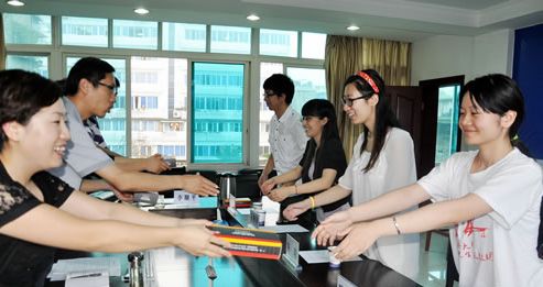共青团宜宾市委为同济大学支教团举行欢送会