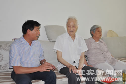 杨冬生等市领导“七一”前夕送关怀 送祝福(图10) 杨冬生等市领导“七一”前夕送关怀 送祝福(图10)