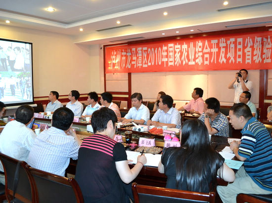 省检查组验收龙马潭区2010年国家农业综合开发项目(图1) 省检查组验收龙马潭区2010年国家农业综合开发项目(图1)