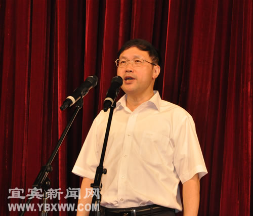 红心向党&nbsp;红歌嘹亮&nbsp;两千老人唱响红歌献给党