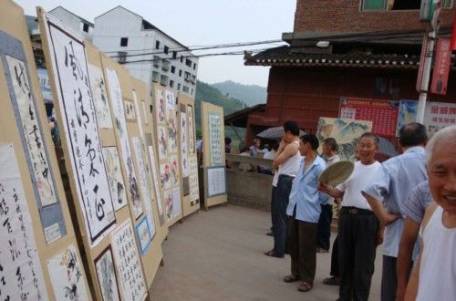 泸州:合江退休教师义务举办书画展庆祝党的生日(图2) 泸州:合江退休教师义务举办书画展庆祝党的生日(图2)