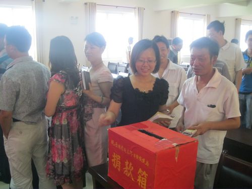 方洞镇:病魔无情，人间有爱(图2)