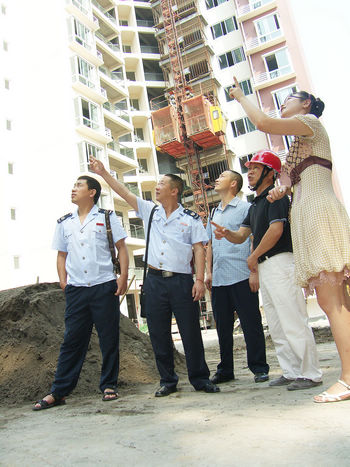 纳溪区地税局稽查局检查企业纳税工作(图2) 纳溪区地税局稽查局检查企业纳税工作(图2)