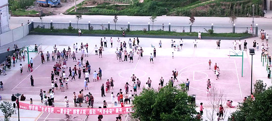 石寨乡:社区群众自发组织庆祝建党九十周年(图1) 石寨乡:社区群众自发组织庆祝建党九十周年(图1)