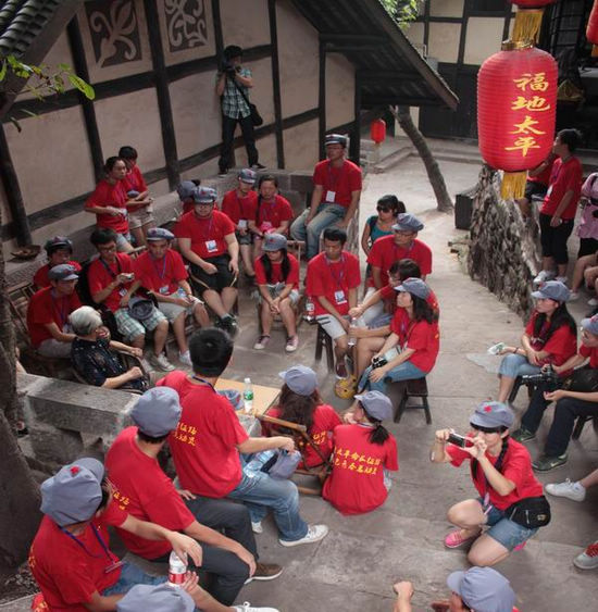 90名省内高校大学生党员代表到古蔺寻访红军足迹(图3) 90名省内高校大学生党员代表到古蔺寻访红军足迹(图3)