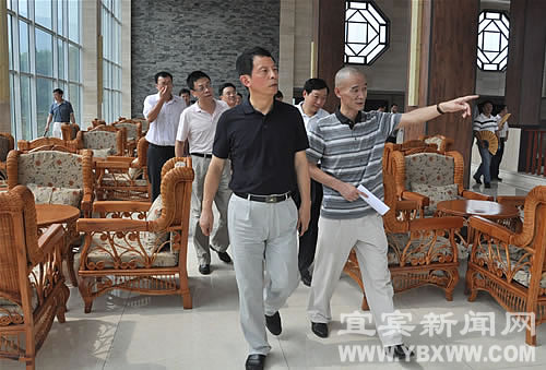吴光镭:长宁要高举“生态环保”的大旗 抓旅游促发展(图8) 吴光镭:长宁要高举“生态环保”的大旗 抓旅游促发展(图8)
