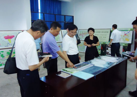 泸州市委书记朱以庄实地调研尧坝古镇旅游发展(图2)