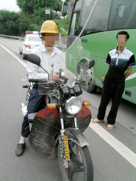 泸州：高速公路逆行摩托&nbsp;胆大妄为被查严处