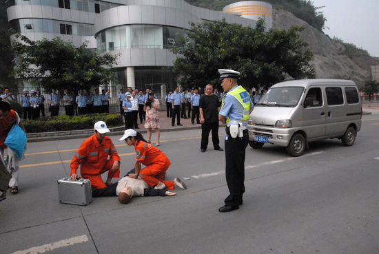 泸州市交警系统召开“警民亲”活动动员会(图3)