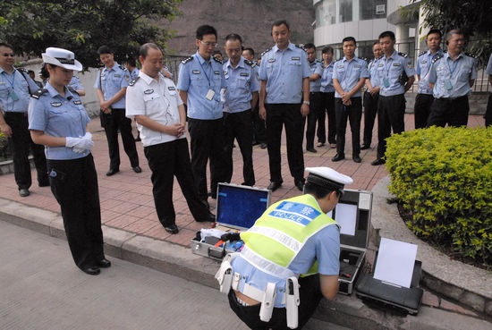 泸州市交警系统召开“警民亲”活动动员会(图4)