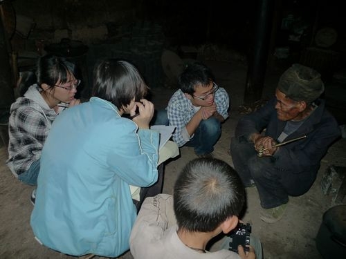 实地走访学生家庭 关注山区贫困学生发展(图1) 实地走访学生家庭 关注山区贫困学生发展(图1)