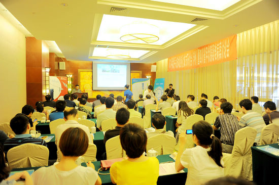泸医附院承办四川省2011甲状腺外科学术交流会(图1) 泸医附院承办四川省2011甲状腺外科学术交流会(图1)
