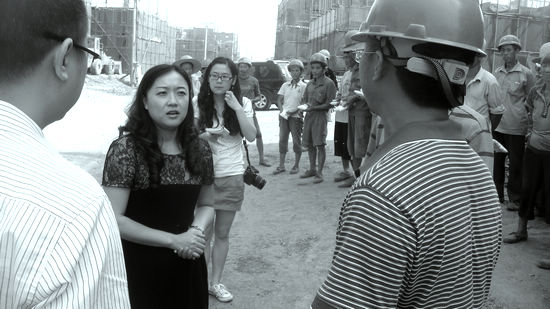 清风送爽&nbsp;江阳区总工会慰问建筑工人(图1)