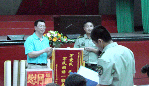 庆“八.一”唱响红歌&nbsp;尽显军民鱼水深情(图1)