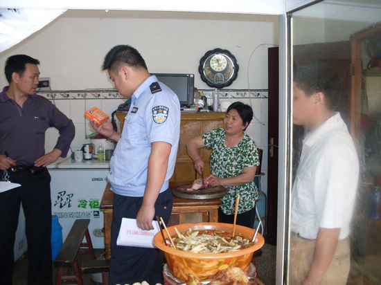 方洞镇：让老百姓吃得放心(图1)