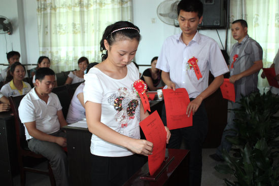 打古镇：卯足干劲&nbsp;团员青年勇当党的后备军(图3)