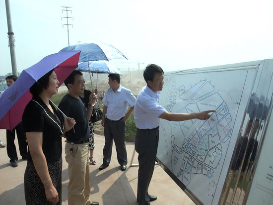 泸州市招商局领导到龙马潭区检查招商引资工作