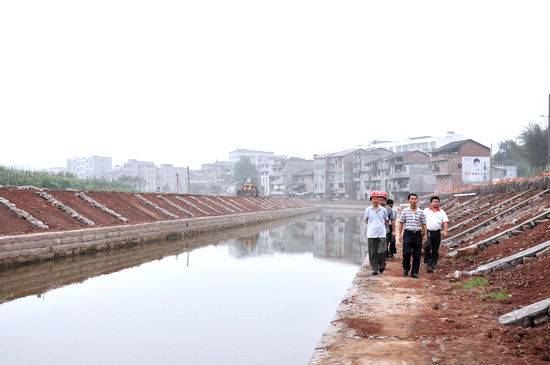 白节镇实施河道治理改善民生小记(图1)
