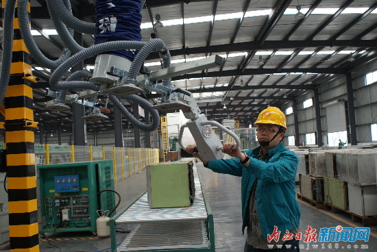 “十二五”时期：我市加快建设成渝经济区服务业示范区(图1)