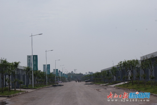 “十二五”时期：我市加快建设成渝经济区服务业示范区(图4)