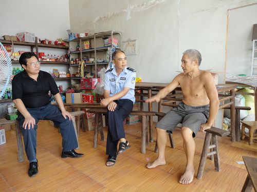 泸州市公安局:慰问特困户 “计生”暖民心(图1) 泸州市公安局:慰问特困户 “计生”暖民心(图1)