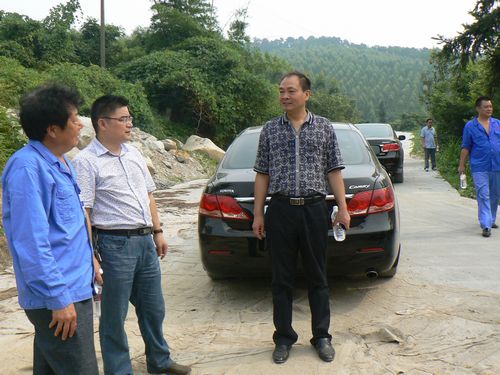 廖兴无到牛滩镇调研企业发展