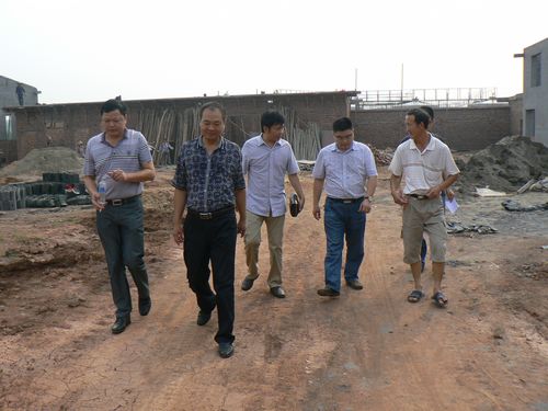 廖兴无到牛滩镇调研企业发展(图1) 廖兴无到牛滩镇调研企业发展(图1)