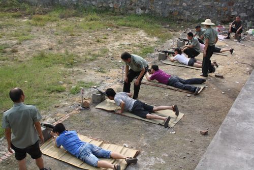 海潮镇：军事技能练兵&nbsp;增强国防意识(图1)
