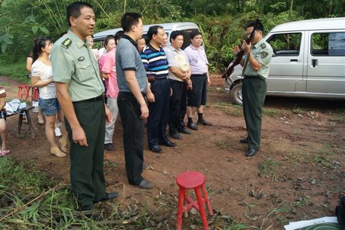 大石乡开展射击比赛 喜庆“八一”建军节(图1) 大石乡开展射击比赛 喜庆“八一”建军节(图1)